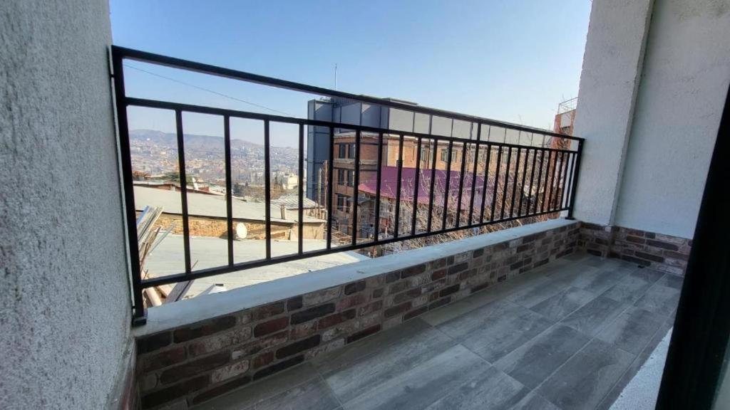 Brothers Apartments With Terrace In Old Tbilisi Luaran gambar