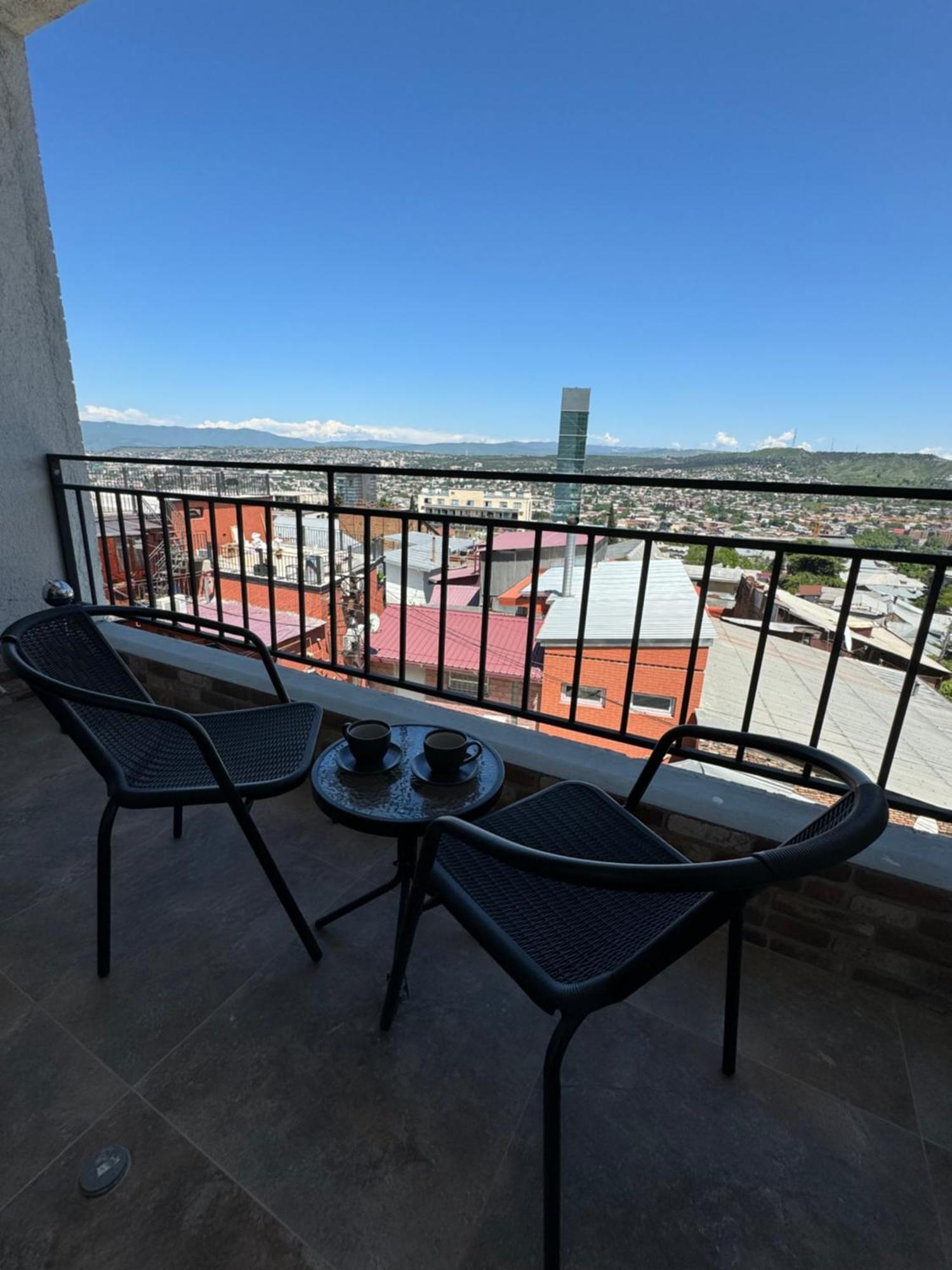 Brothers Apartments With Terrace In Old Tbilisi Luaran gambar