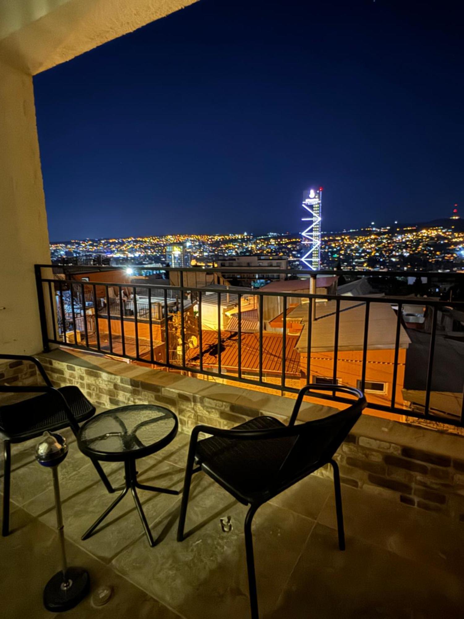 Brothers Apartments With Terrace In Old Tbilisi Luaran gambar