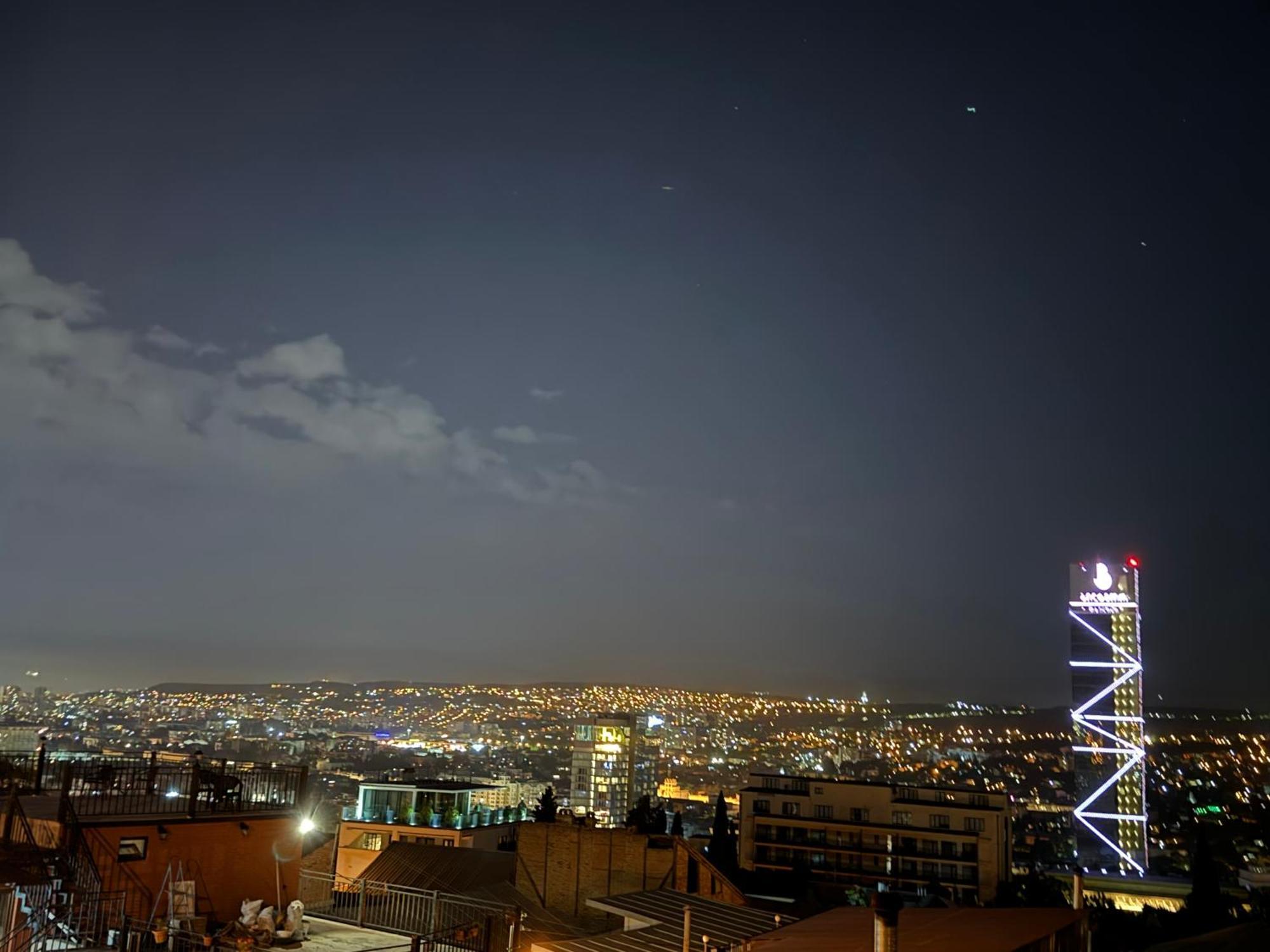 Brothers Apartments With Terrace In Old Tbilisi Luaran gambar