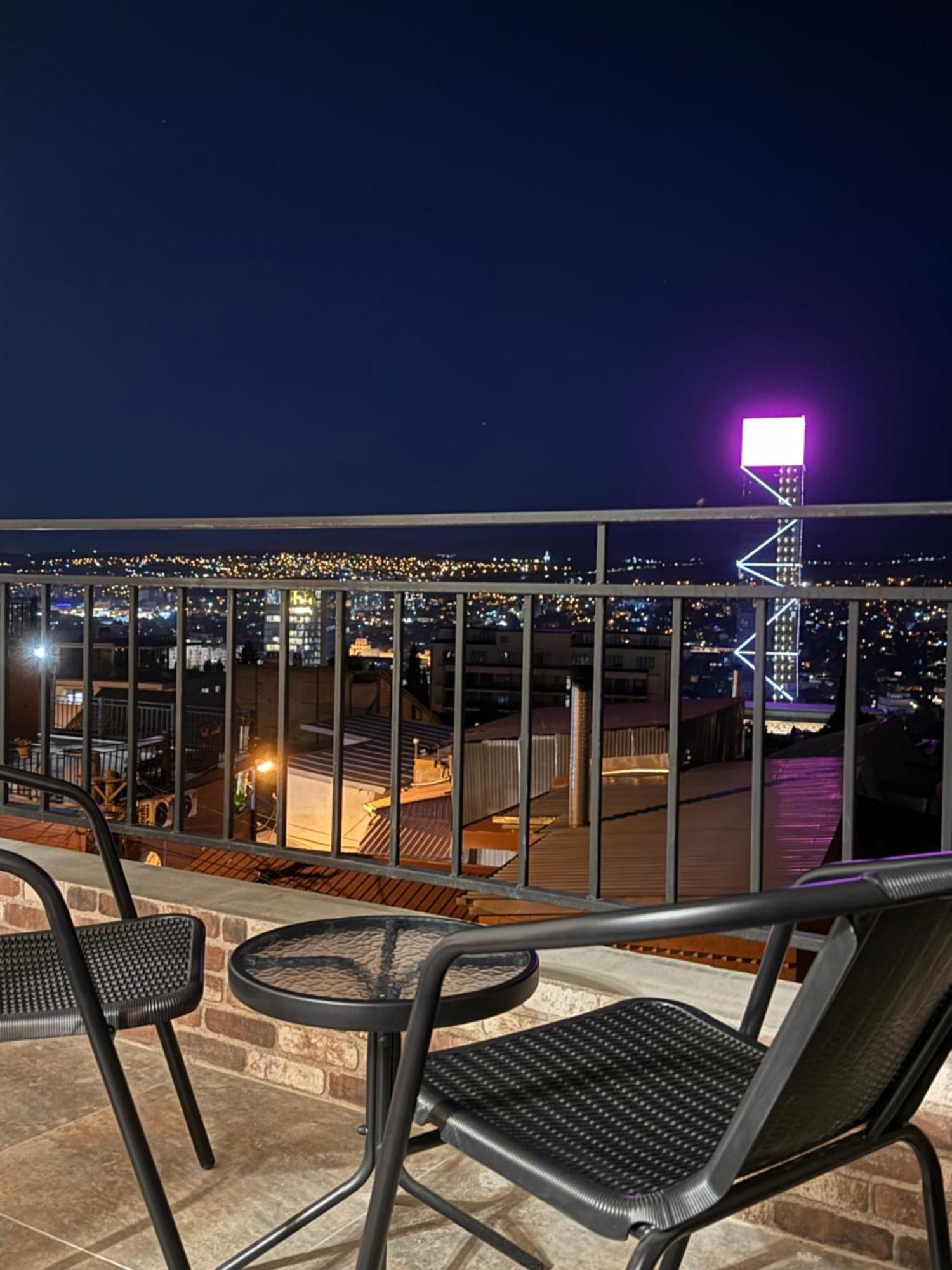Brothers Apartments With Terrace In Old Tbilisi Luaran gambar