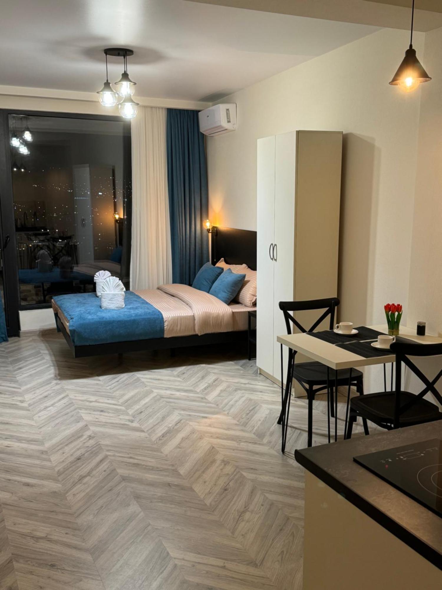 Brothers Apartments With Terrace In Old Tbilisi Luaran gambar