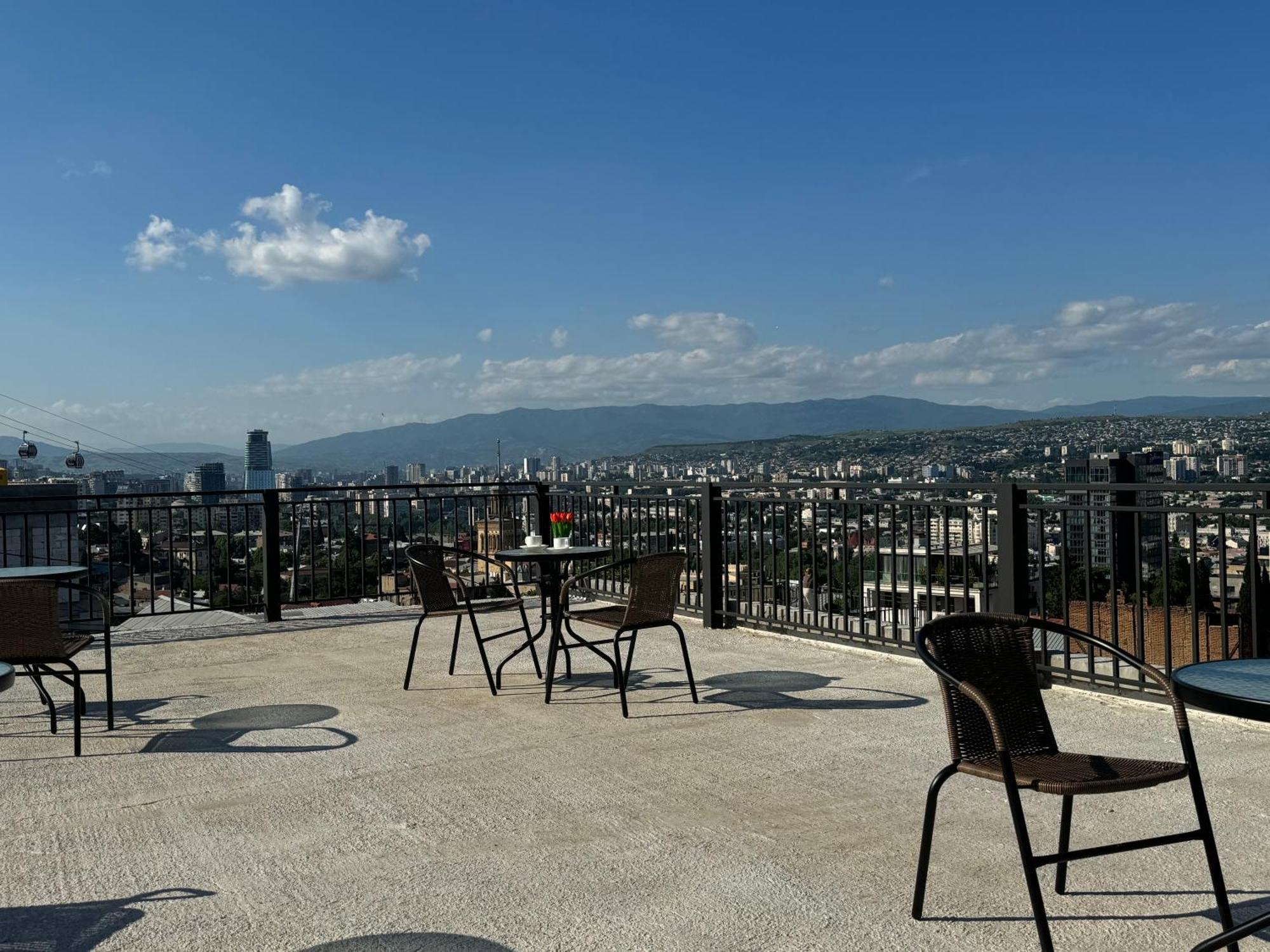Brothers Apartments With Terrace In Old Tbilisi Luaran gambar