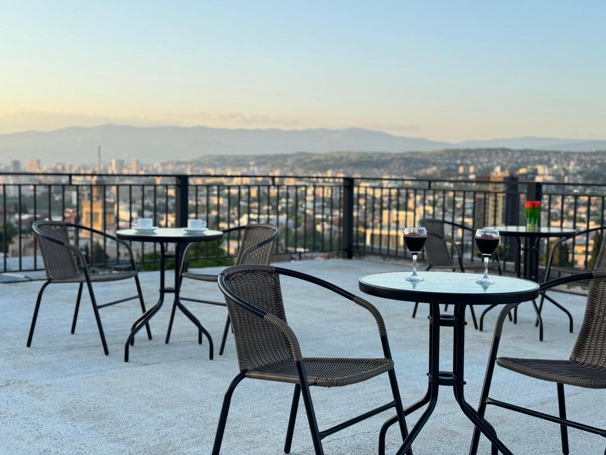 Brothers Apartments With Terrace In Old Tbilisi Luaran gambar