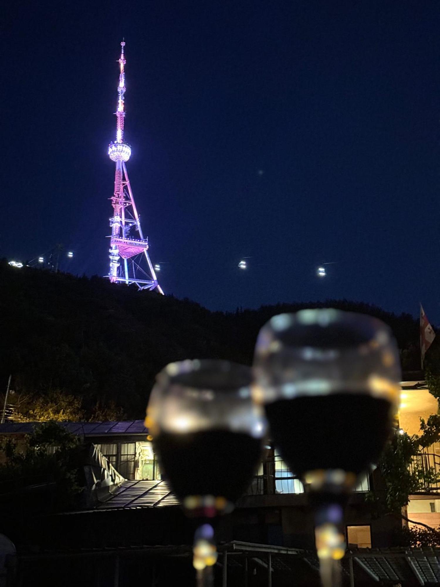 Brothers Apartments With Terrace In Old Tbilisi Luaran gambar