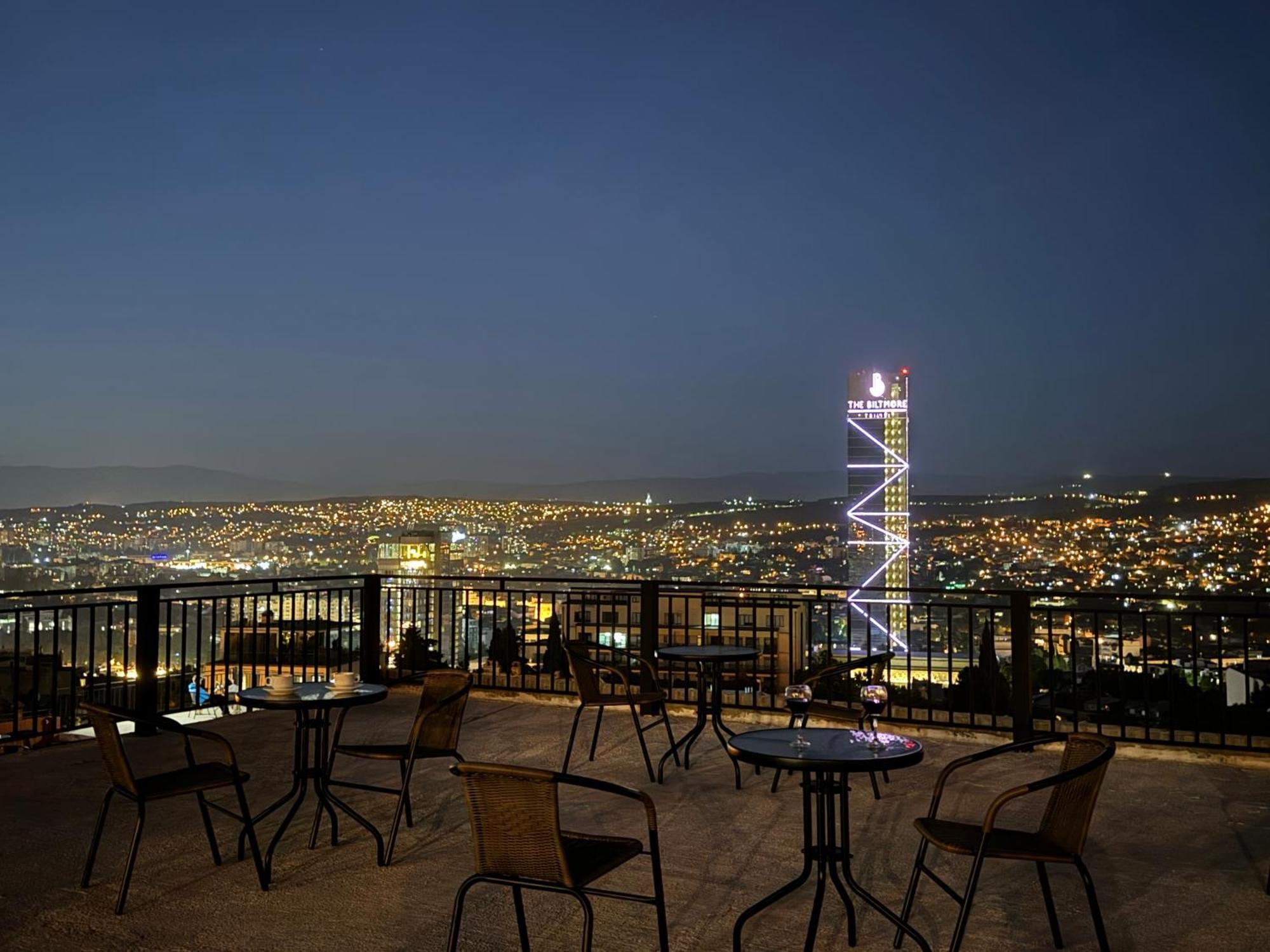 Brothers Apartments With Terrace In Old Tbilisi Luaran gambar